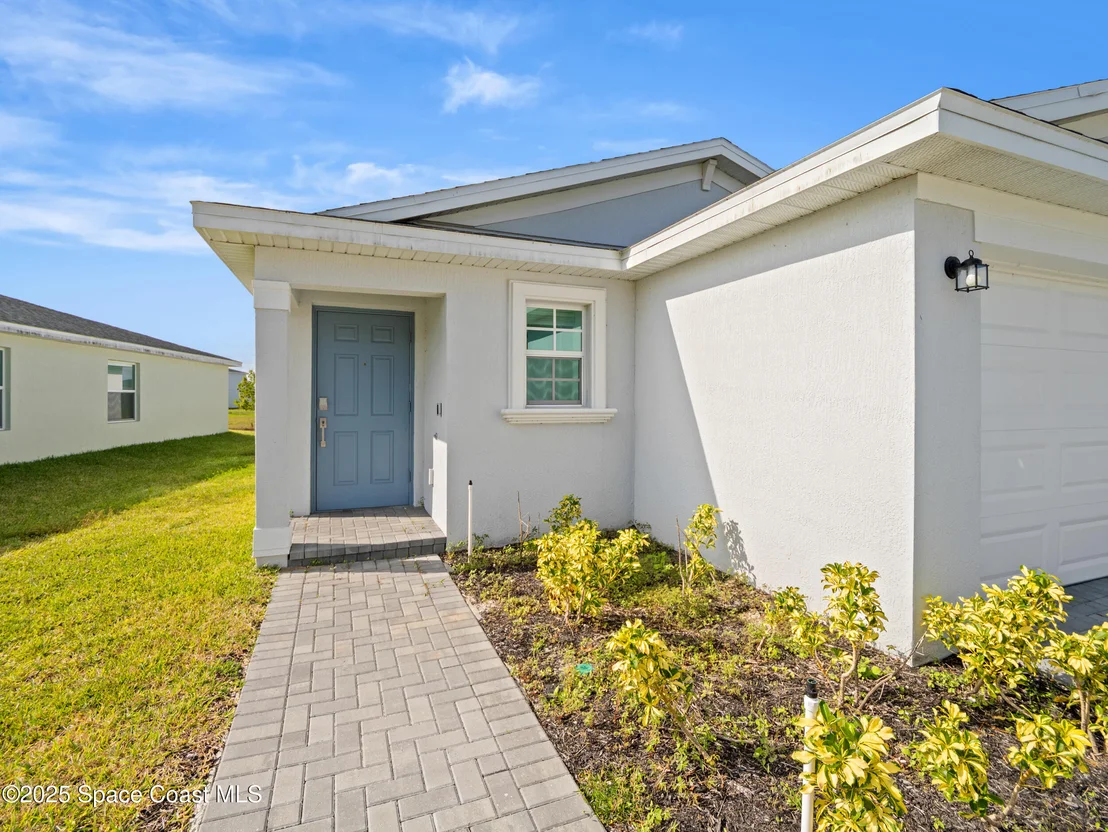 Photo of 1668 Colebrook Circle SW