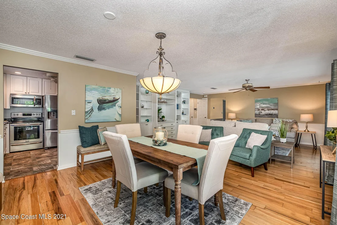 Photo of 201 S Riverside Drive