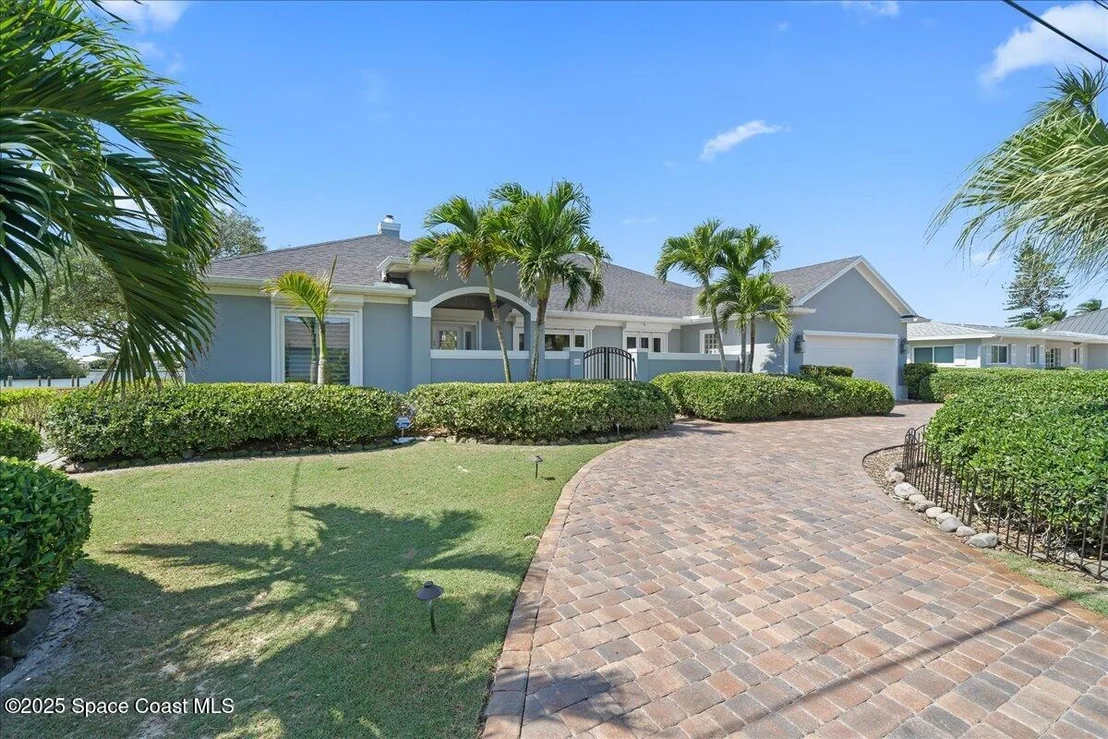 Photo of 110 W Bay Drive