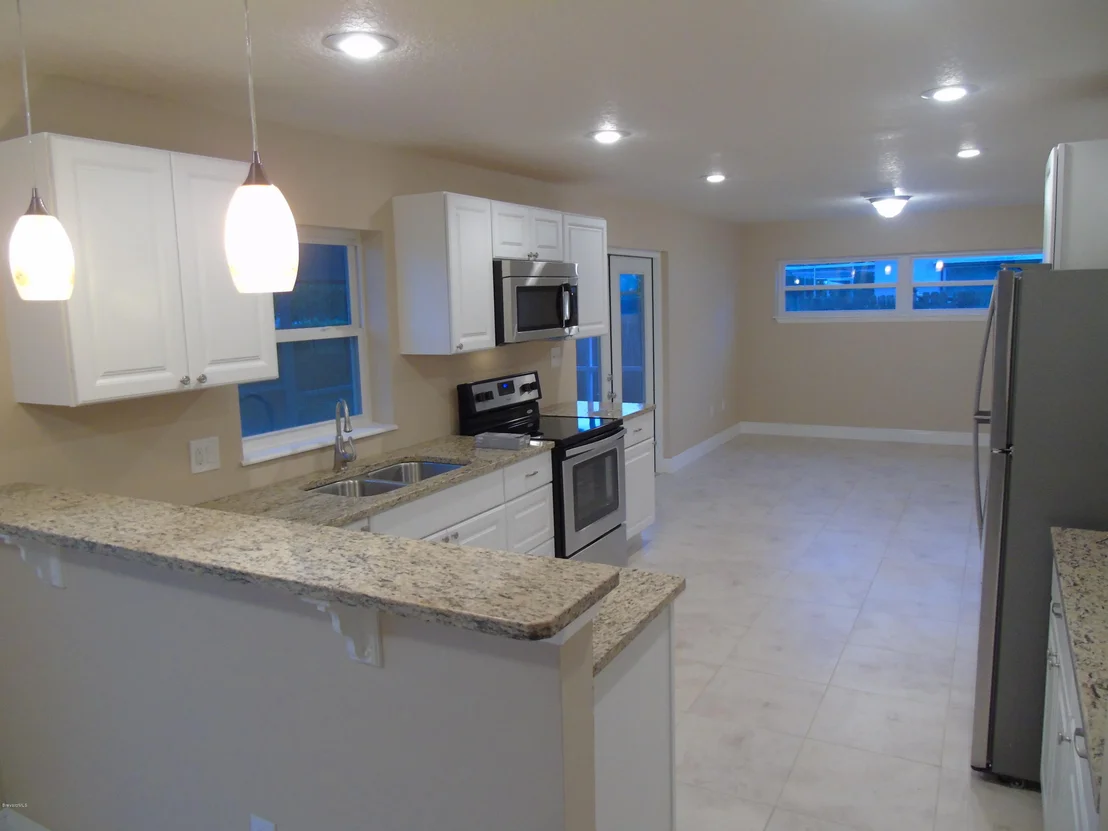 Photo of 897 Kings Post Road