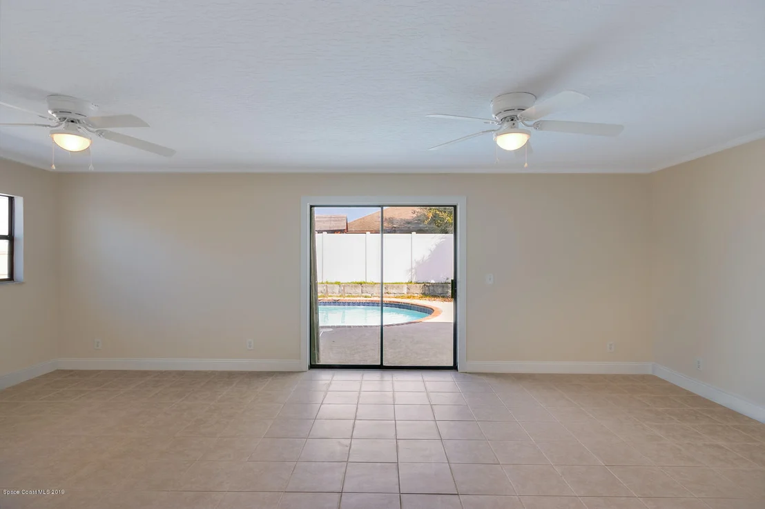 Photo of 1324 Estridge Drive