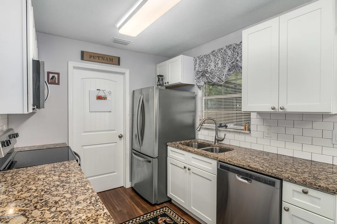 Photo of 710 Becker Avenue NE