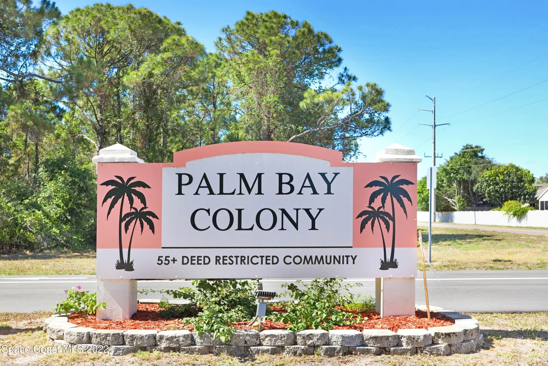 Photo of 2353 Coconut Palm Drive NE