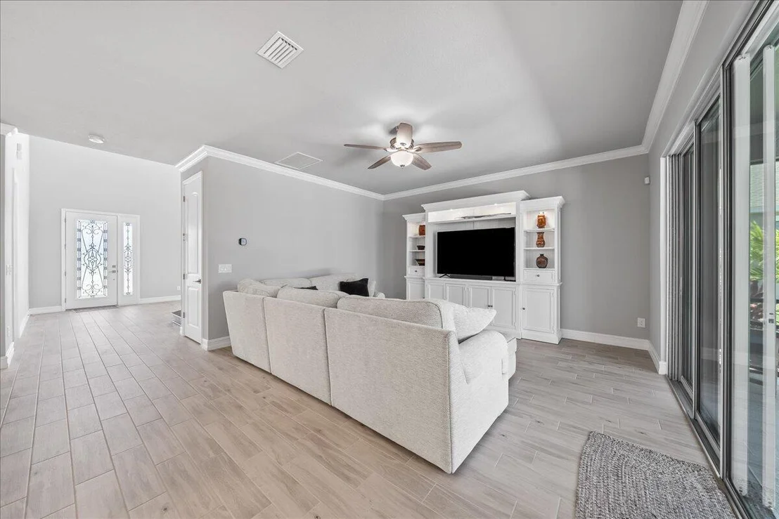 Photo of 8070 Lucent Court
