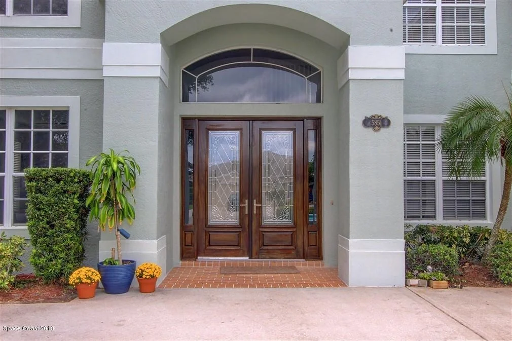 Photo of 5851 Newbury Circle