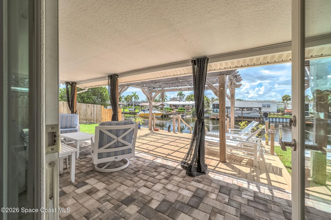 Photo of 452 Cardinal Drive