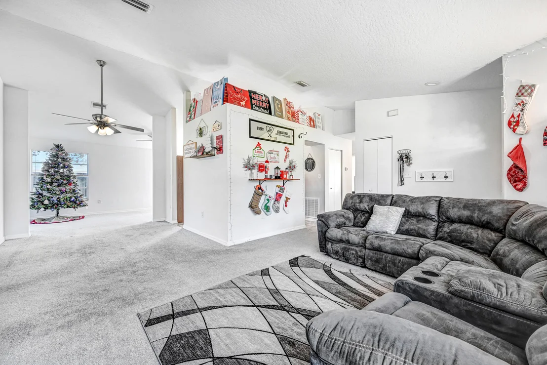 Photo of 5947 Cardiff Avenue