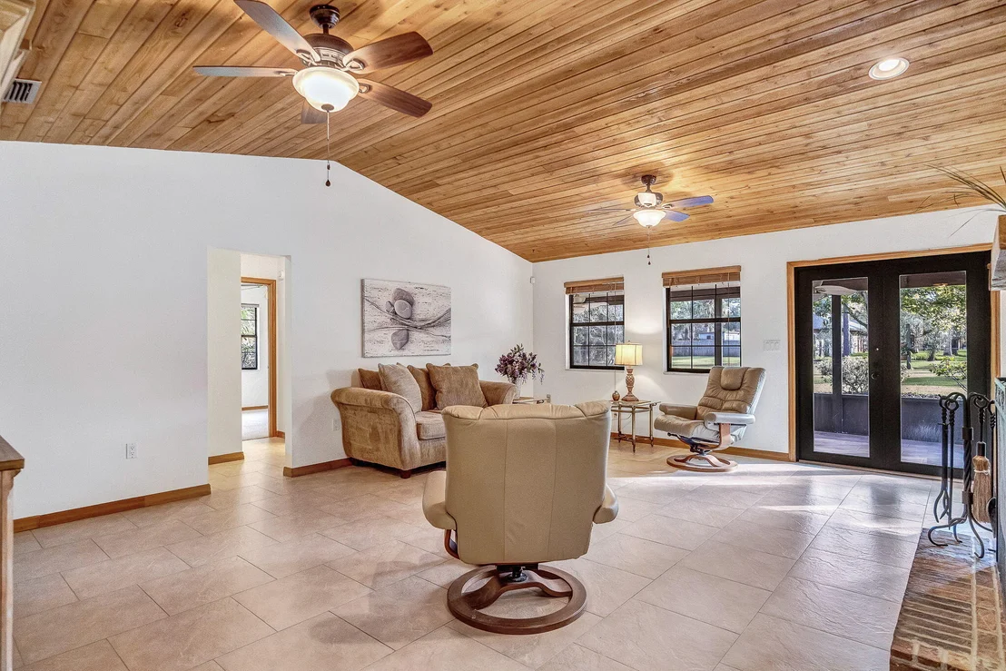 Photo of 1810 Laurel Oak Drive