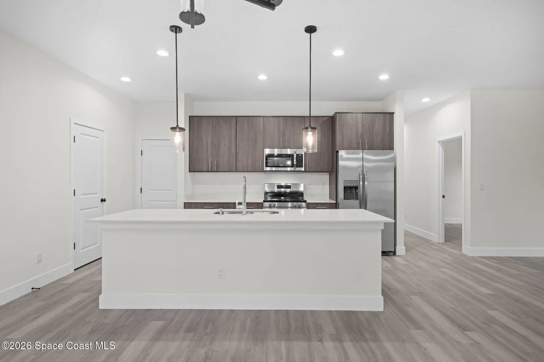 Photo of 1240 Cogan Drive SE