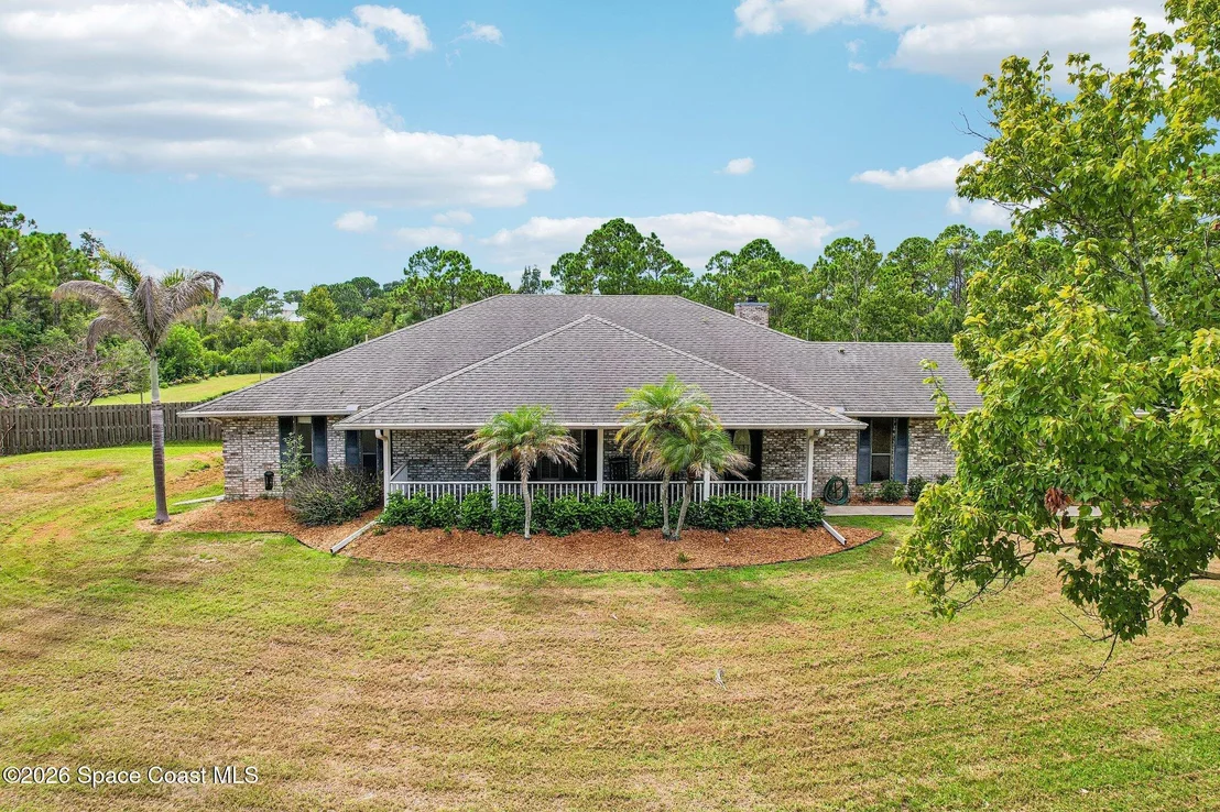 Photo of 2460 Lacourt Lane