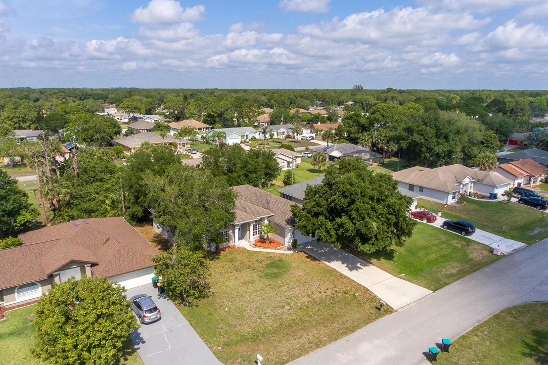 Photo of 869 Seven Gables Circle SE