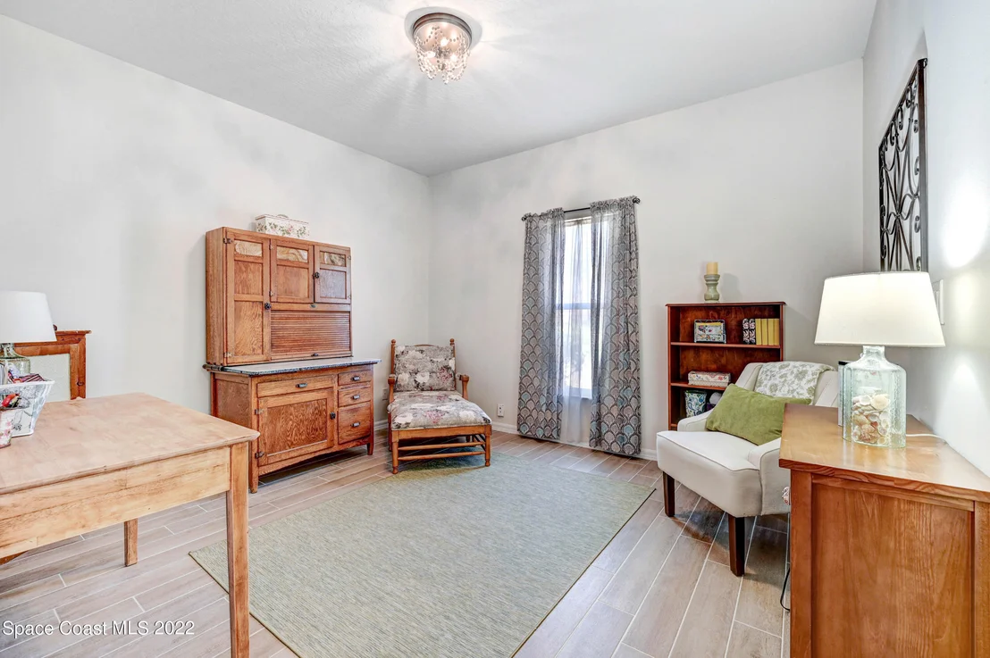 Photo of 868 Villa Drive
