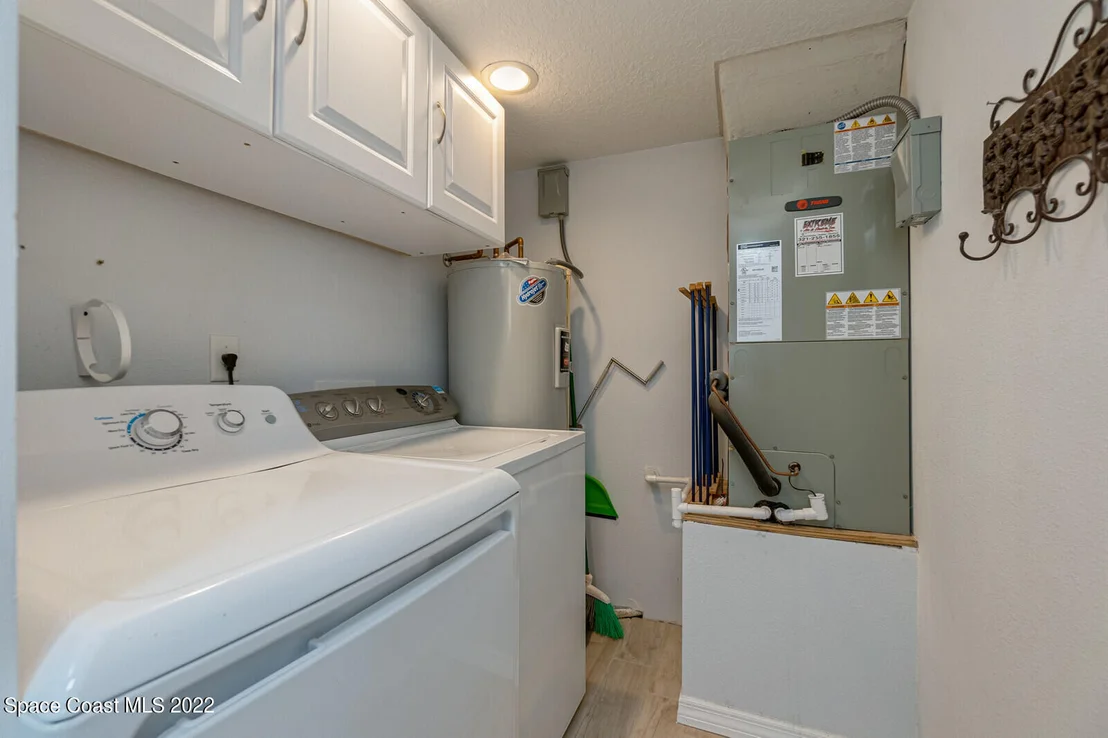 Photo of Unit 110 at 3901 Dixie Highway NE