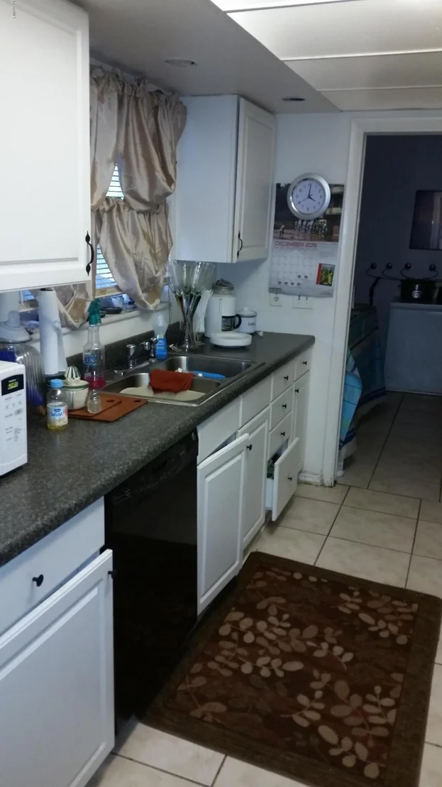 Photo of 936 Darwin Lane NE