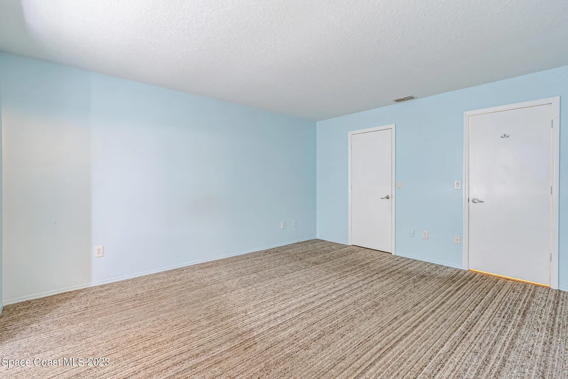 Photo of 921 Wateroak Drive NE