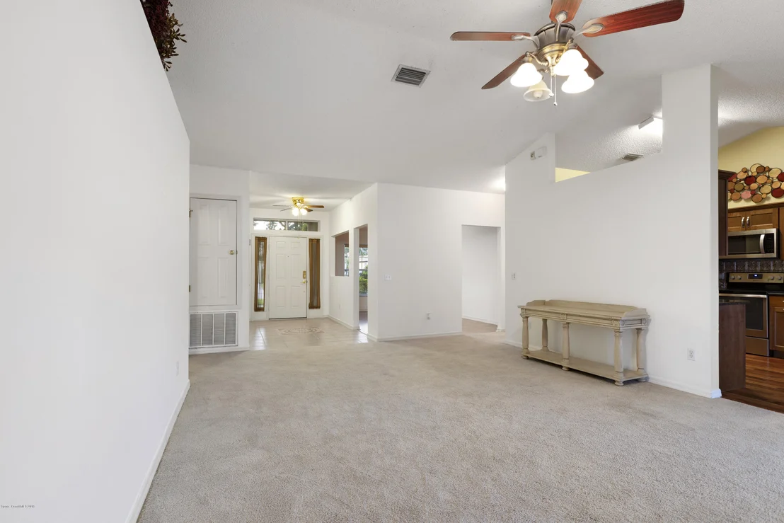 Photo of 1490 Whitman Drive