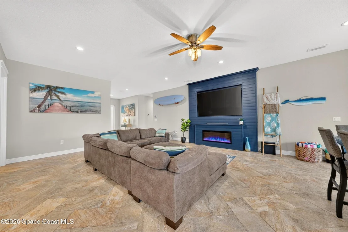 Photo of 318 Angelo Lane