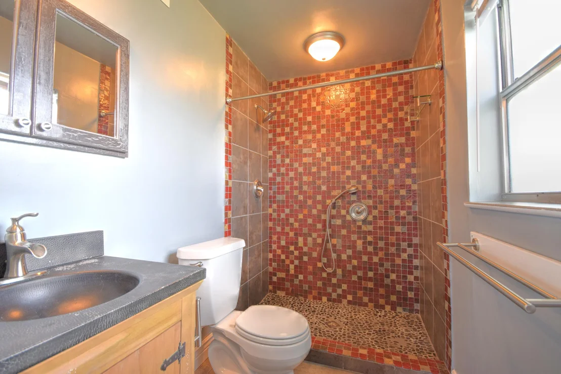 Photo of 205 Pineapple Street
