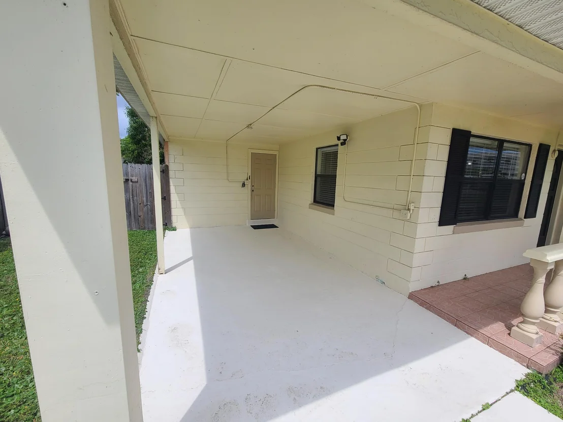 Photo of 408 Iris Lane