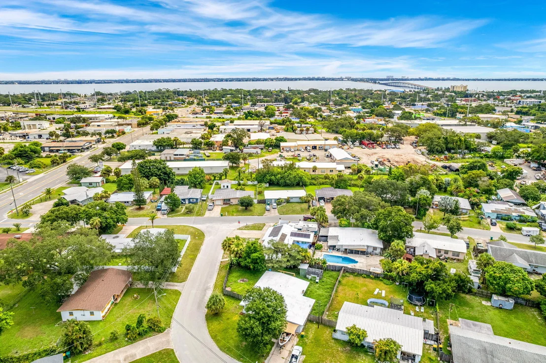 Photo of 1557 Hillcrest Drive