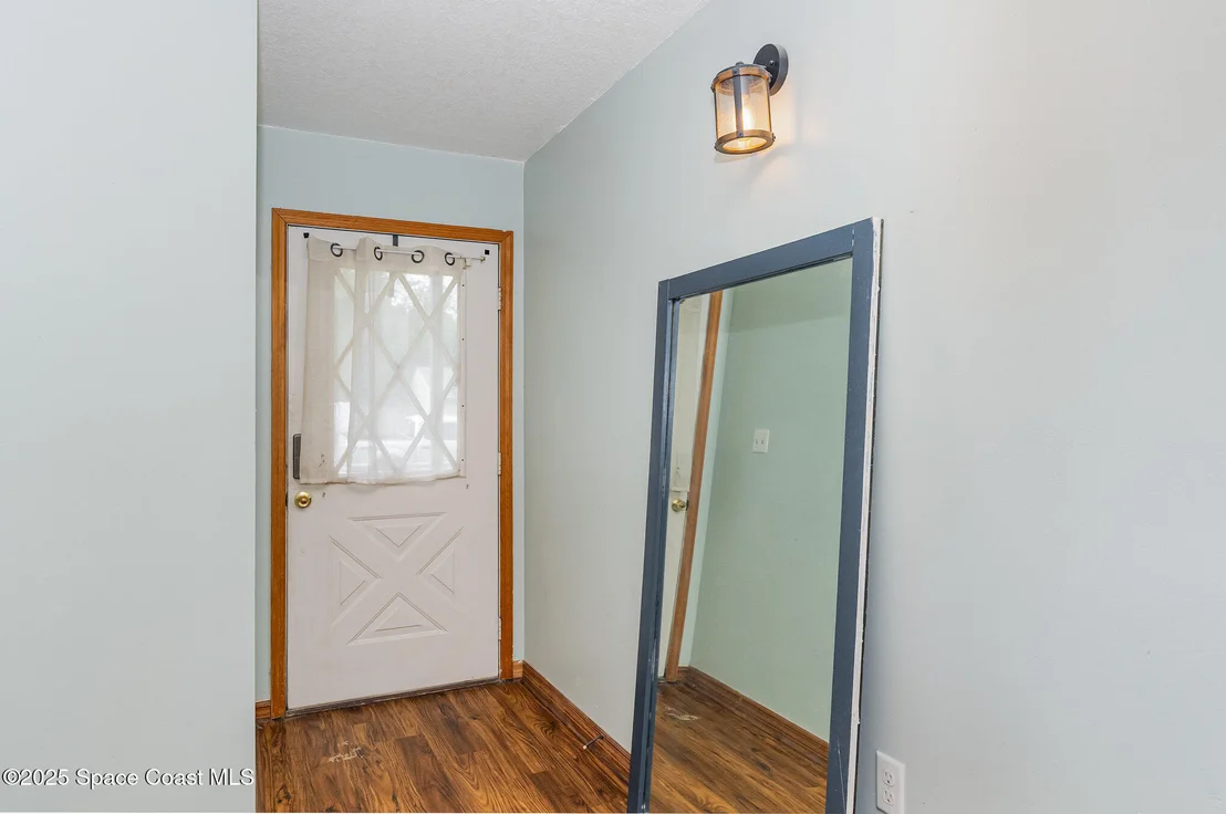 Photo of 5170 Everett Street