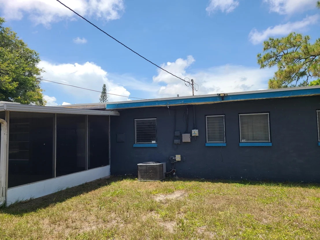 Photo of 819 W Highland Drive