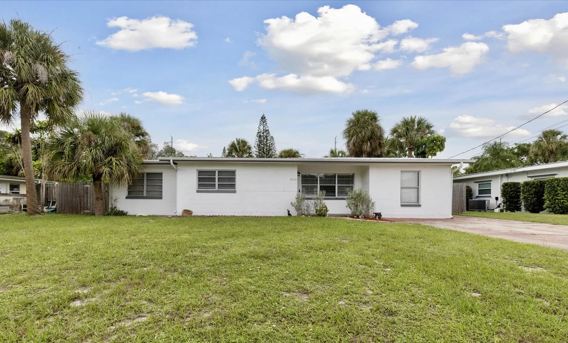 Photo of 1426 Hillcrest Drive