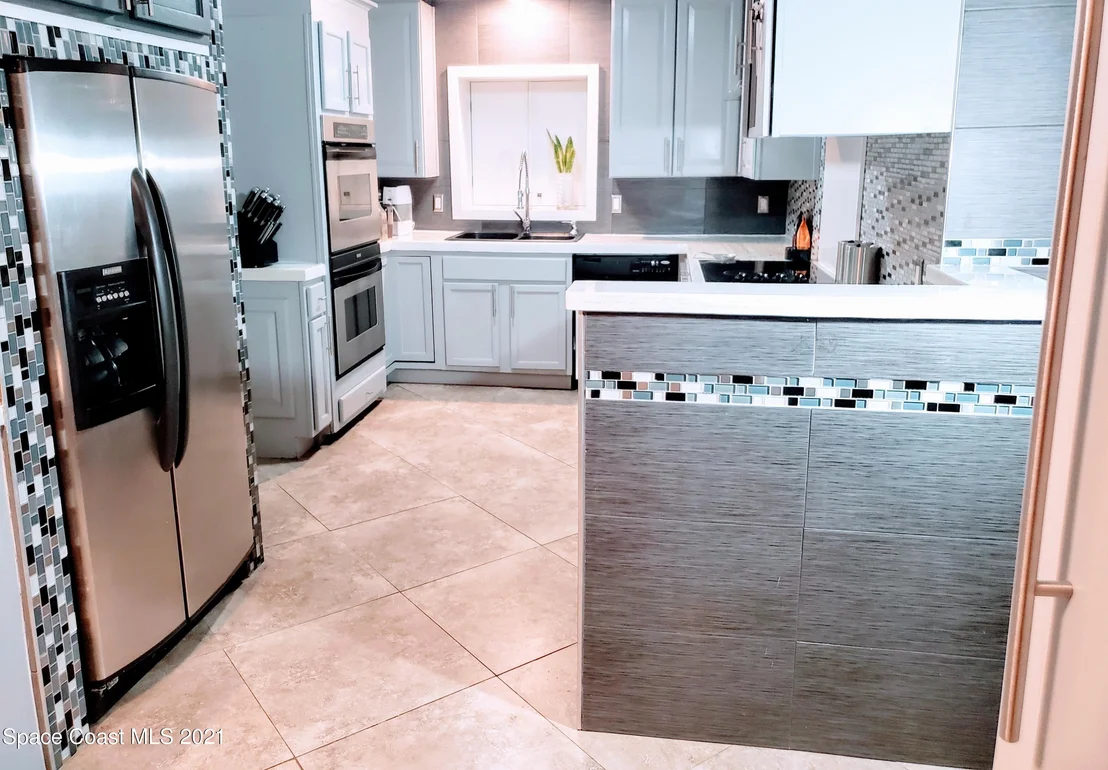 Photo of 546 Loveridge Drive