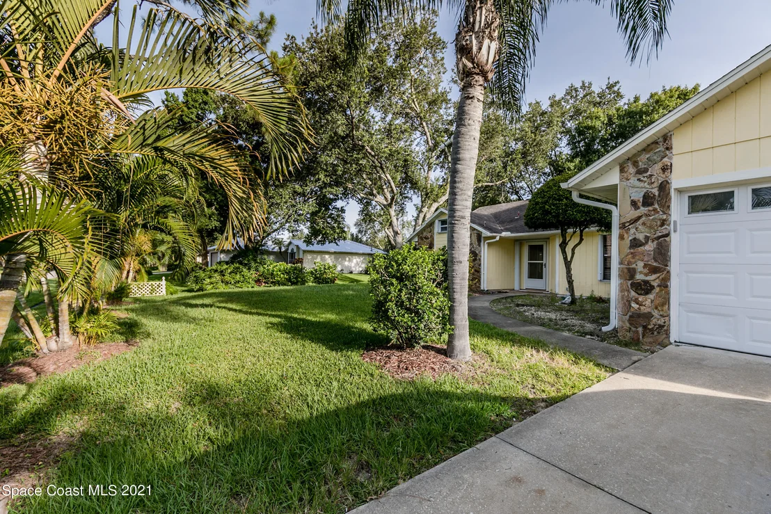 Photo of 949 Streamlet Ave Avenue