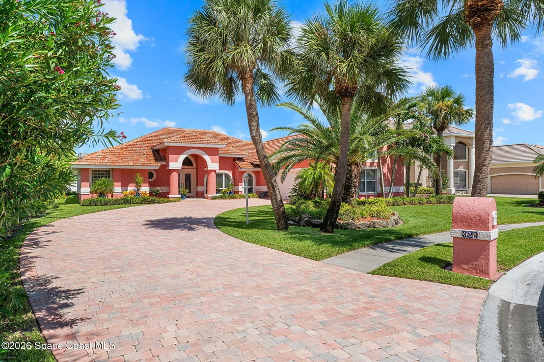 Photo of 327 Island Drive