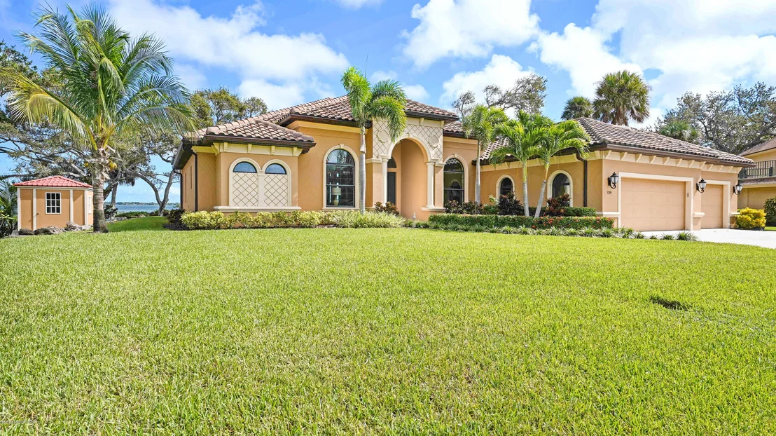 Photo of 3799 Riverside Drive