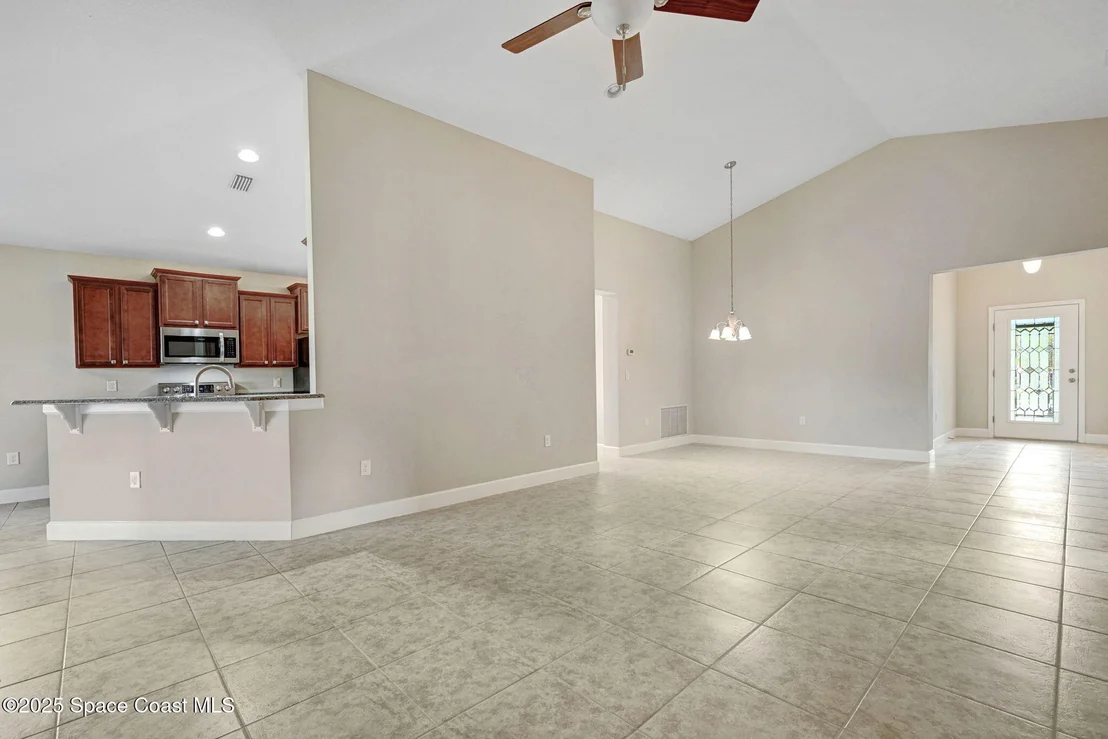 Photo of 1141 Dillard Drive SE