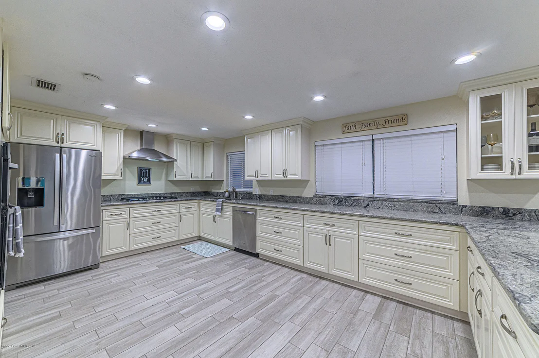 Photo of 3905 Lake Washington Road