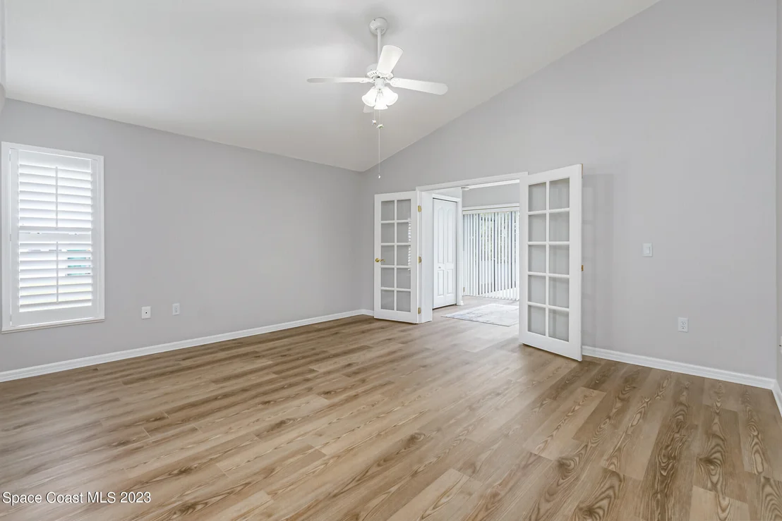 Photo of 4363 Long Lake Road