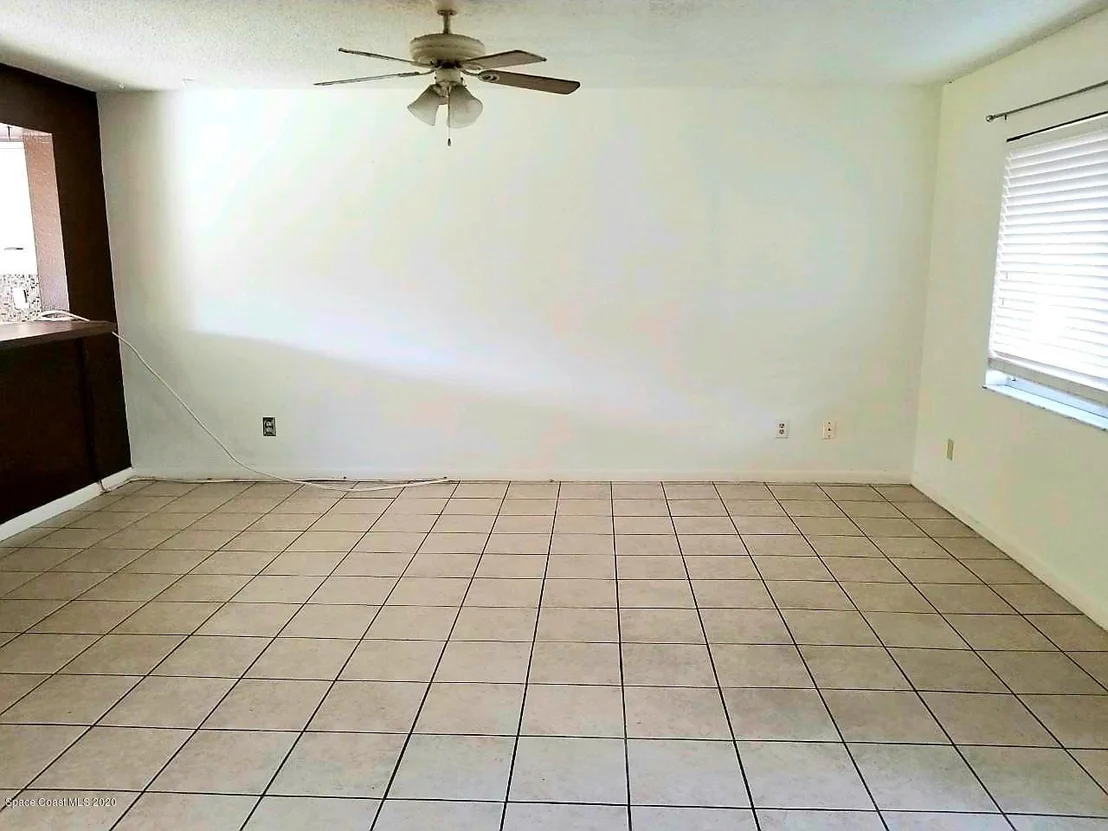 Photo of Unit I33 at 1882 Murrell Road