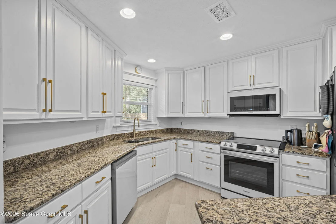 Photo of 7245 Madison Street