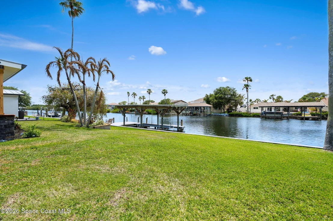 Photo of 213 River Road