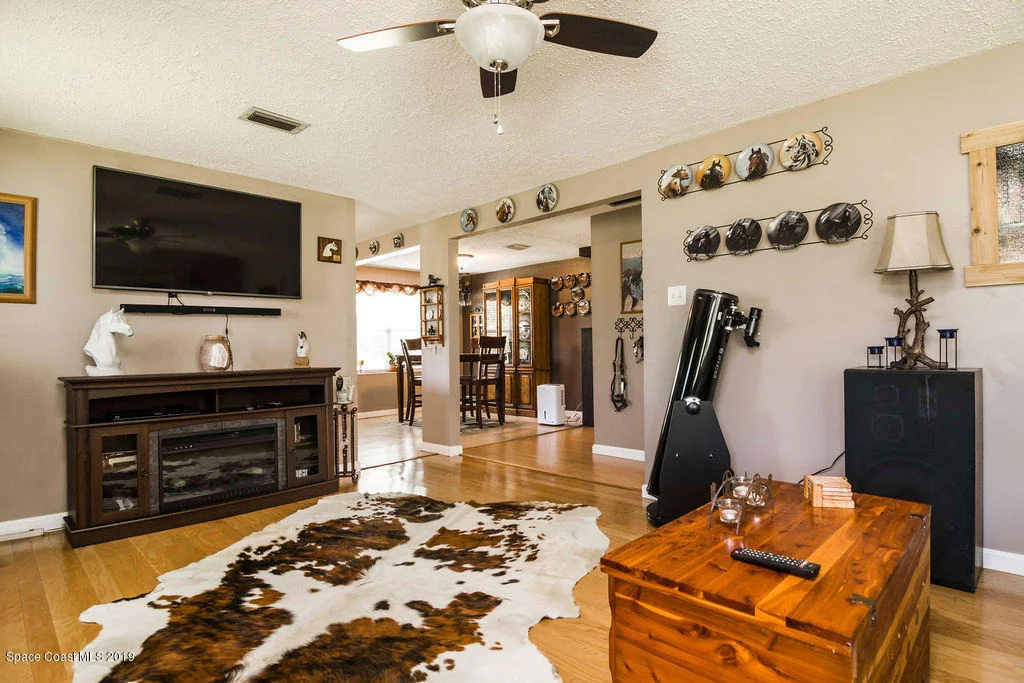 Photo of 5015 State Road 46