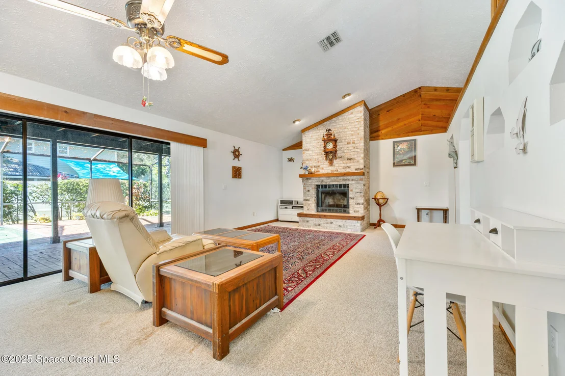 Photo of 1007 Pineapple Avenue NE