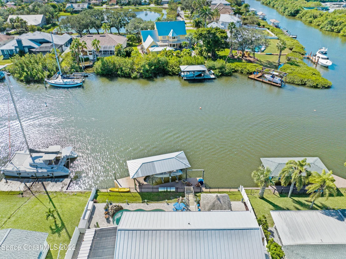 Photo of 414 Thrush Drive