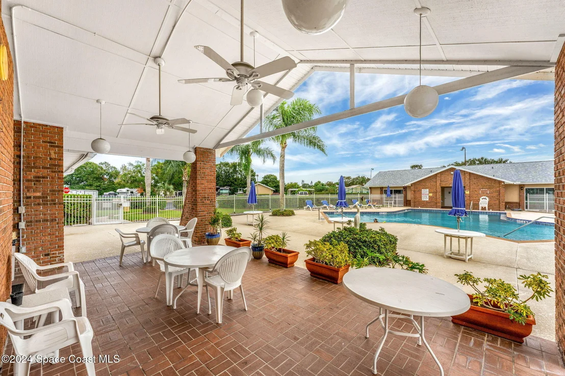 Photo of 987 S Fork Circle