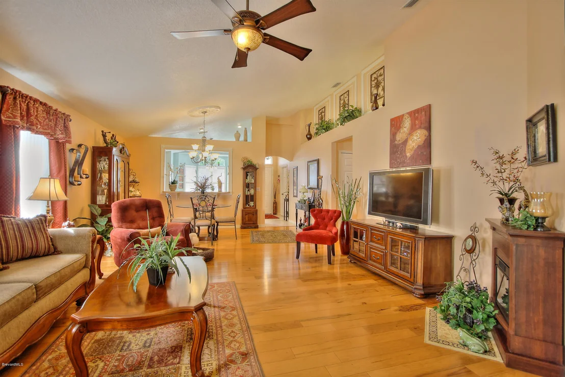 Photo of 991 Pine Creek Circle