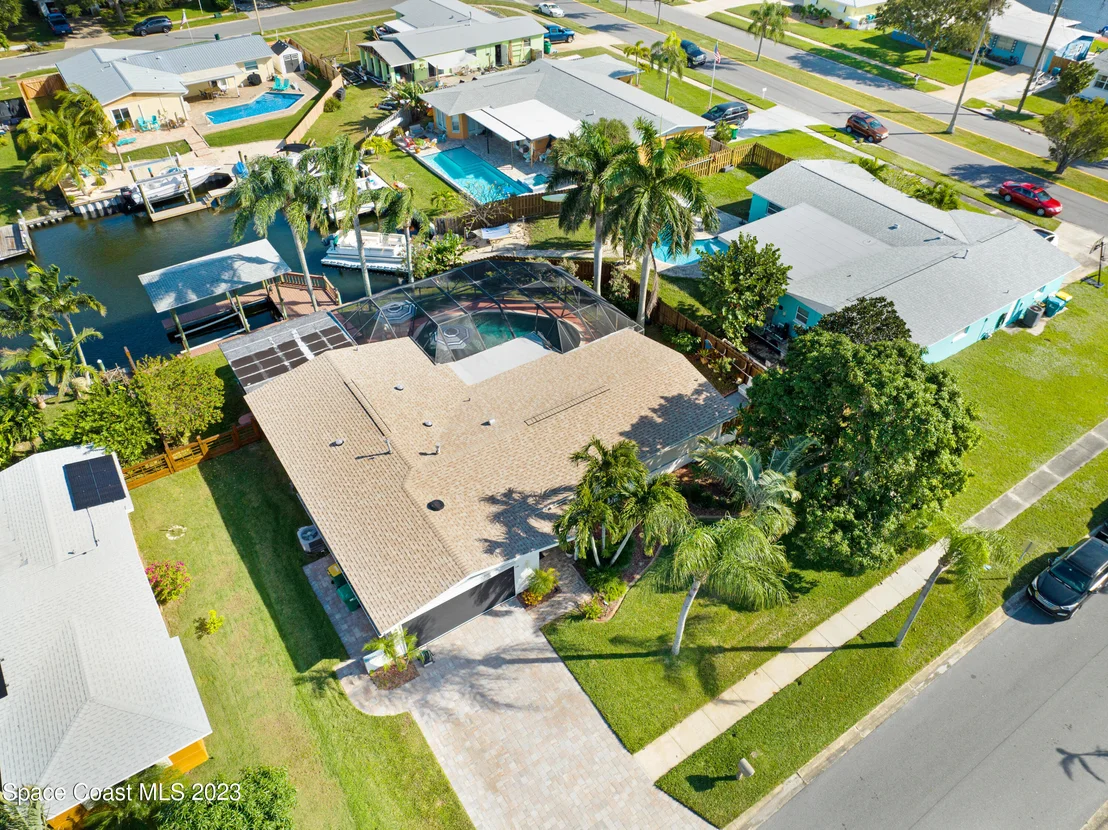 Photo of 405 Thrush Drive