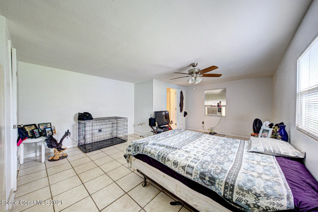 Photo of 2337 Broadway Avenue
