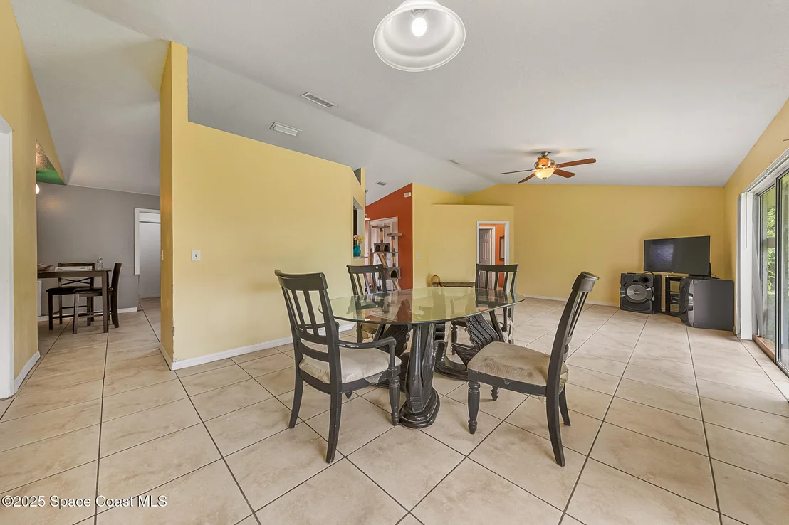 Photo of 1099 Pace Drive NW