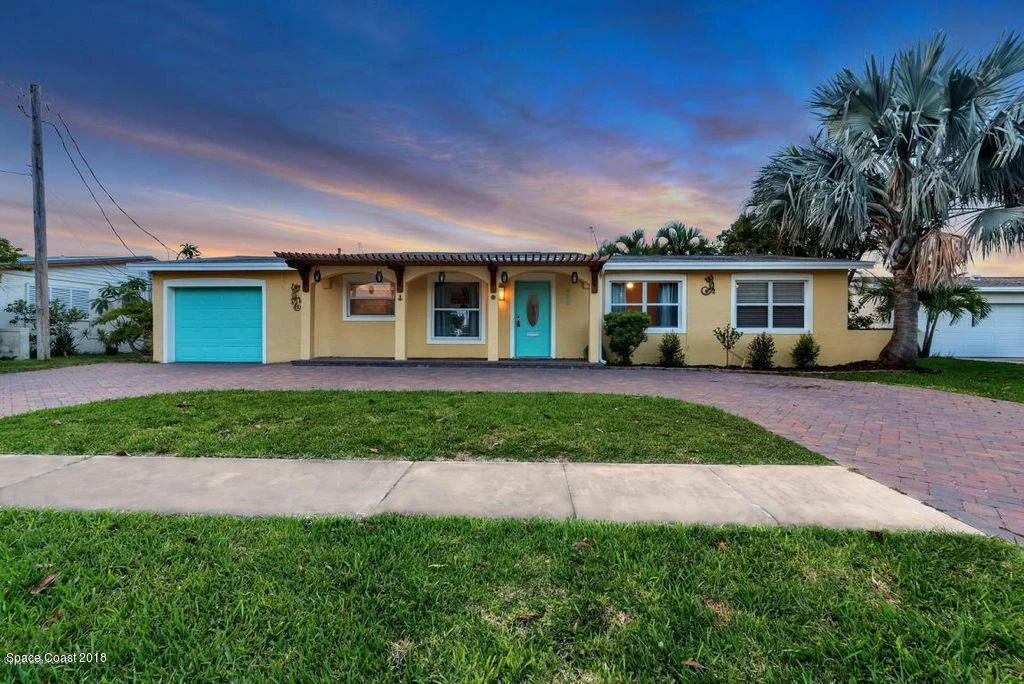 Photo of 433 Cardinal Drive