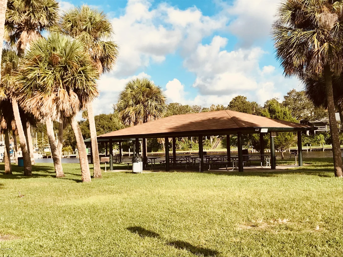 Photo of 727 Banyan Drive
