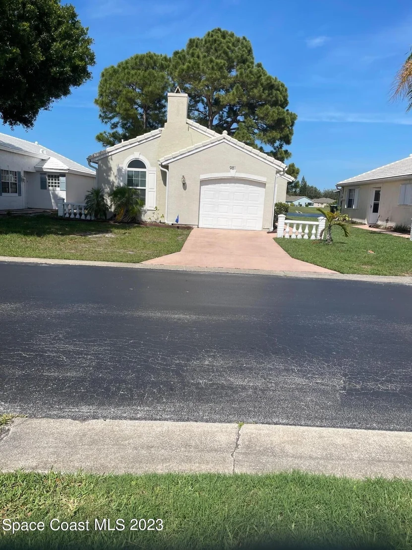 Photo of 981 Wateroak Drive NE