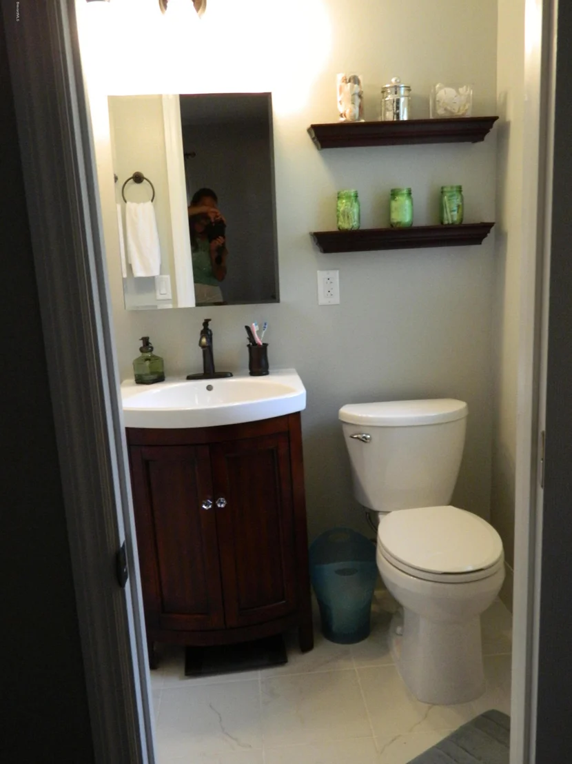 Photo of 1074 Tanglewood Lane