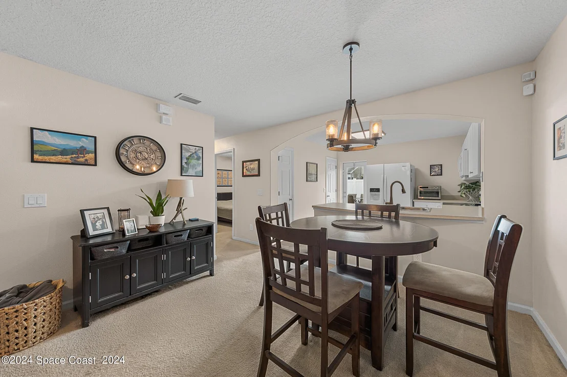 Photo of Unit 103 at 890 Luminary
